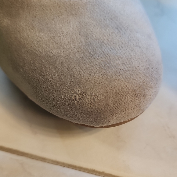 Kelly & Katie Taupe Heels - Picture 9 of 10